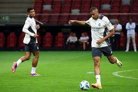 雷速直播：追光丨用篮球守护“唐宝宝”.